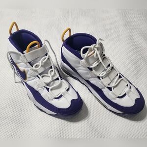 Nike Air Max Mens White and Purple High-Top Sneakers